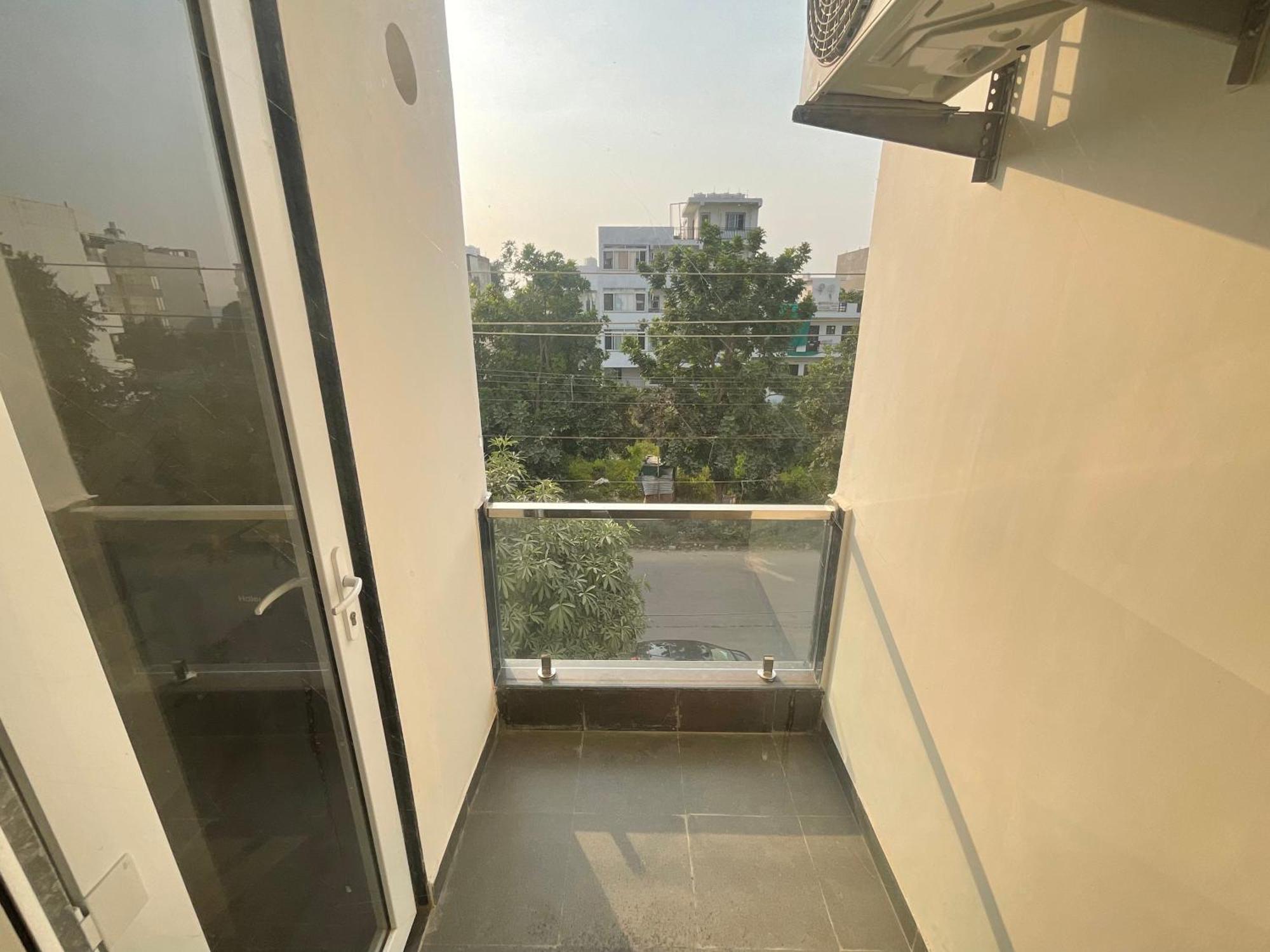 Downtown Studios Гургаон Экстерьер фото
