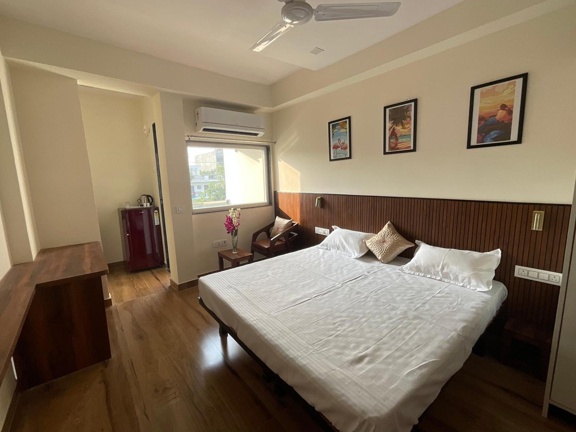 Downtown Studios Гургаон Экстерьер фото