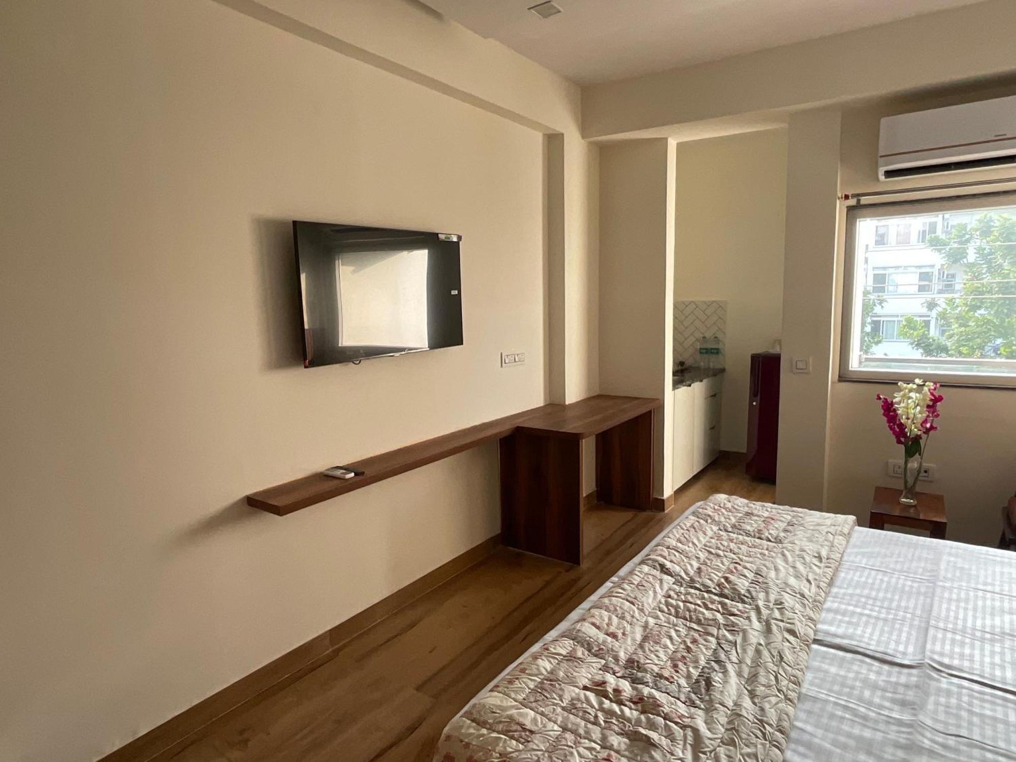 Downtown Studios Гургаон Экстерьер фото